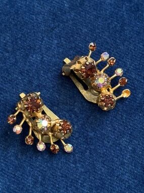 Super Sparkly Vintage  Austria Signed Rhinestones Clip on  Earrings